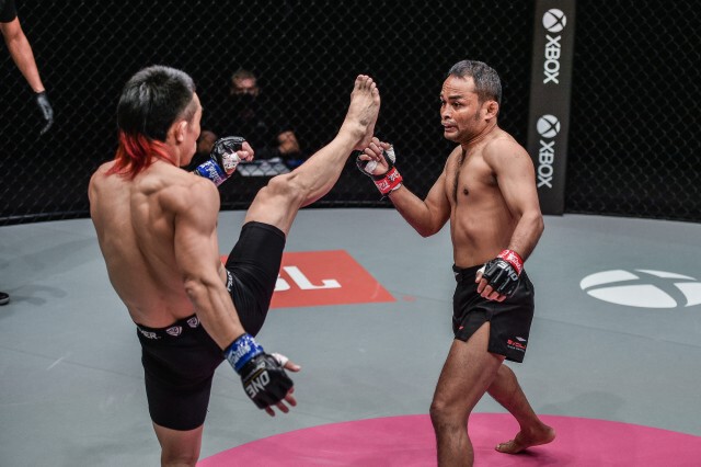 สามเอ ไก่ย่างห้าดาว คว่ำนักชกออสเตรเลีย วันฯเวทีสิงคโปร์