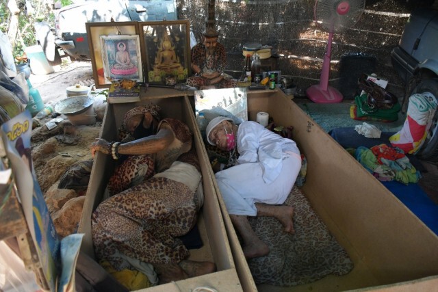 สิ้นลมแล้วแม่ชีปฎิบัติธรรมในโลงศพ