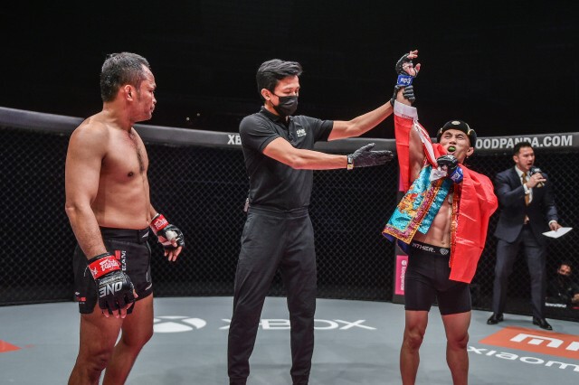 สามเอ ไก่ย่างห้าดาว คว่ำนักชกออสเตรเลีย วันฯเวทีสิงคโปร์