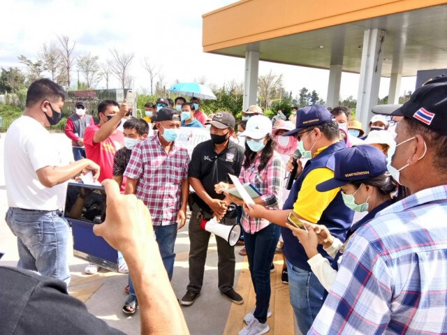 ชาวแม่สอด ประท้วงร้องปิดด่านพรมแดนไทย- เมียนมา