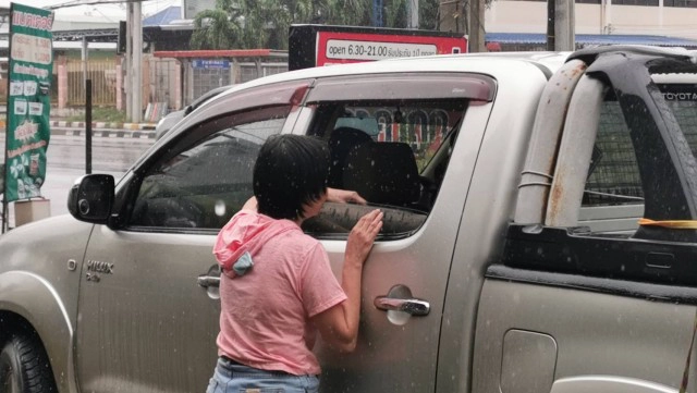 เจ๊หงส์ ขอน้องหมาพิทบูลกลับไปเลี้ยง 1 ตัว