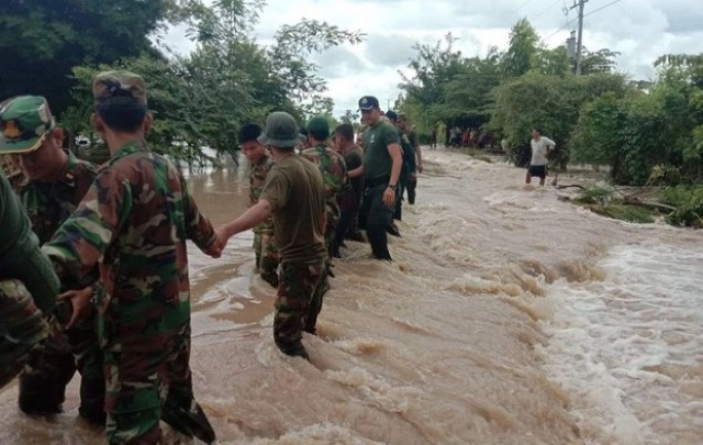 น้ำท่วม "กัมพูชา" คร่า 11 ชีวิต จมน้ำ-ฟ้าผ่า