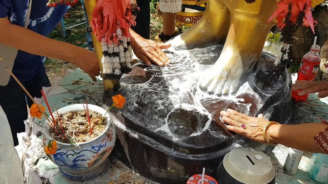 รวมพลคนร่างทรง-บวงสรวงรูปปั้นพญาผาบ