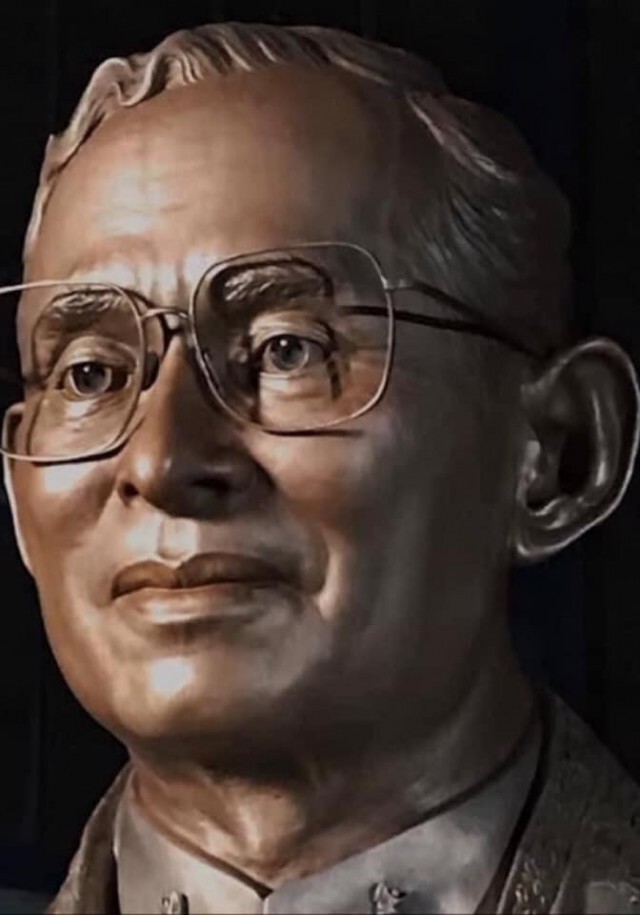 "พ่อหลวง" ของชาวไทย
