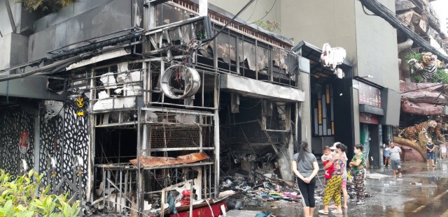 เพลิงเผาวอดร้านขายเสื้อผ้ากลางซอยบางลา