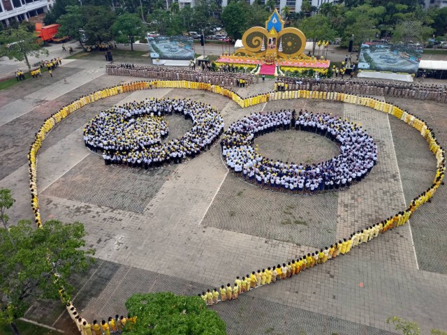 ชาวสุราษฎร์ธานีร่วมใจ"สดุดีเทิดไท้องค์ราชัน "