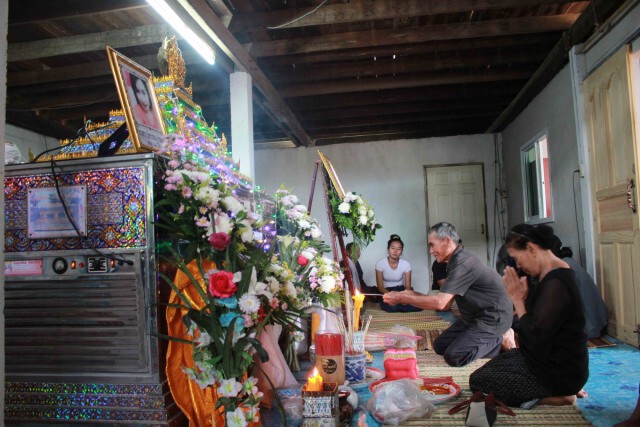 ญาติเศร้ารับศพสาวสายบุญกฐินบัสมรณะฉะเชิงเทรา 18 ศพ