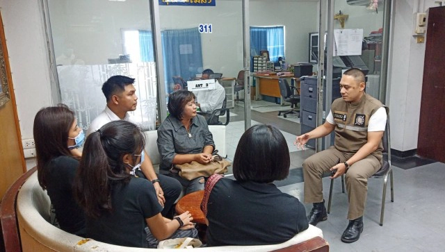 "ญาติหนุ่มบิ๊กไบค์" ตามความคืบหน้านายแพทย์ ขับรถเก๋งซิ่งชนเสียชีวิต