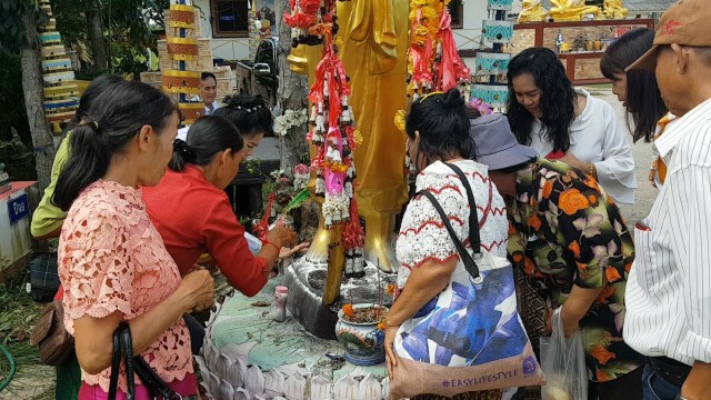 รวมพลคนร่างทรง-บวงสรวงรูปปั้นพญาผาบ