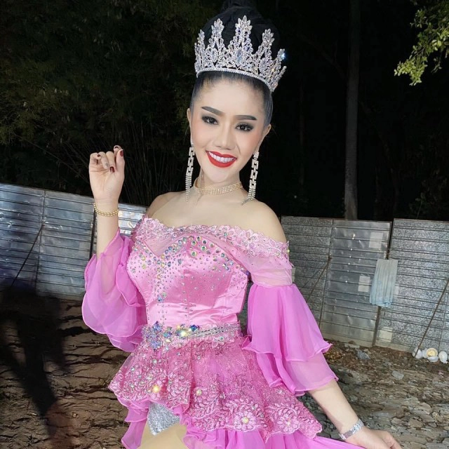 แม่สาวหมอลำ "แพรวพราว แสงทอง" เสียชีวิตแล้ว หลังเหมาเครื่องบินย้าย รพ.รักษาอาการป่วยแม่