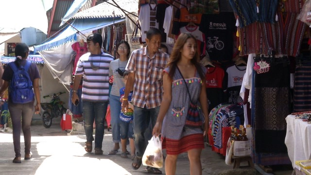 ม้งดอยปุยรำลึกถึงร.9