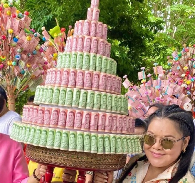 ขออนุโมทาบุญ "ฮาย อาภาพร" แจ้งยอดทอดกฐิน 2 วัน รวมหลายล้านบาท