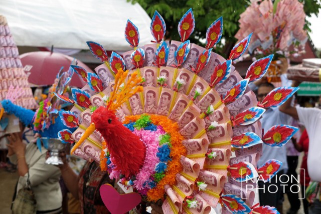 กฐินวัดวังใหญ่! สามัคคีไทย-มอญ ชุ่มฉ่ำบุญกลางสายฝน