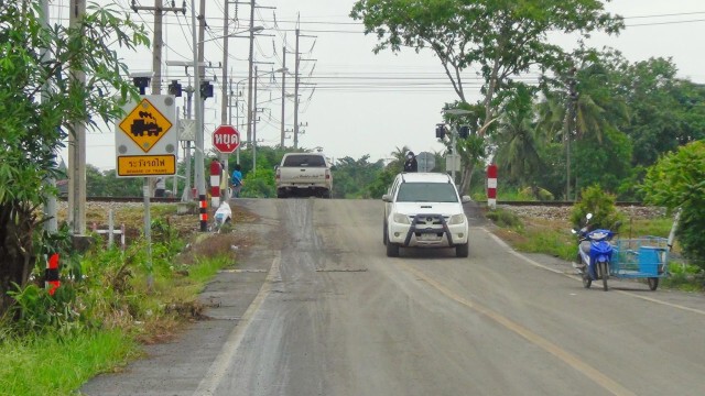 ญาติทำพิธีเชิญดวงวิญญาณกลับบ้าน จุดเกิดเหตุโศกนาฏกรรม 19 ศพ
