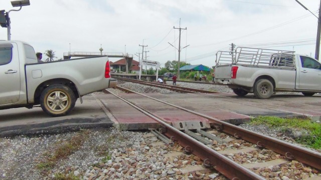 ญาติทำพิธีเชิญดวงวิญญาณกลับบ้าน จุดเกิดเหตุโศกนาฏกรรม 19 ศพ