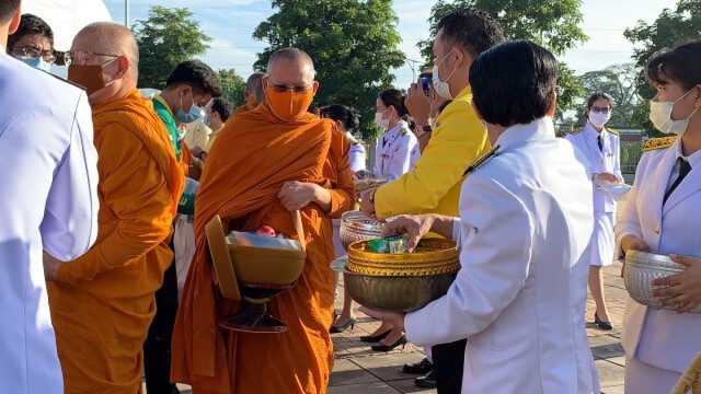 จัดพิธีบำเพ็ญกุศลและพิธีน้อมรำลึกเนื่องในวันคล้ายวันสวรรคต