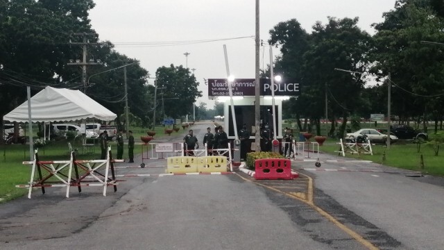 ตร.คุมตัวแกนนำคณะราษฎรมาที่ตชด.ภ.1