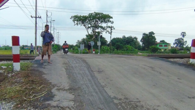 ญาติทำพิธีเชิญดวงวิญญาณกลับบ้าน จุดเกิดเหตุโศกนาฏกรรม 19 ศพ