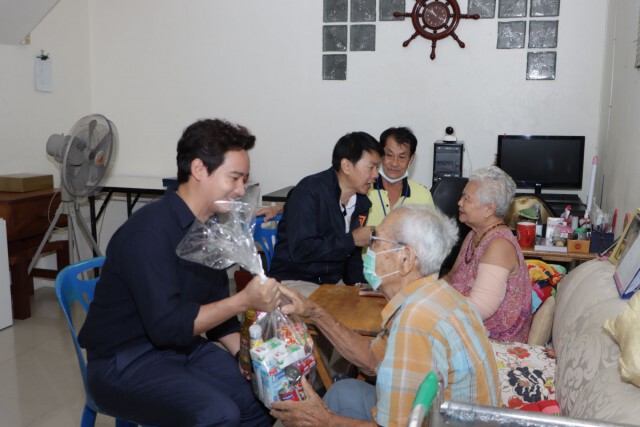 ก้าวไกลลงพื้นที่รับฟังปัญหาปชช.ย่านบางนา-พระโขนง