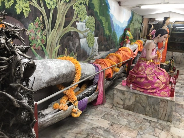 แม่ตะเคียนวัดทุ่งเศรษฐี เฮี้ยนให้เลขเด็ด