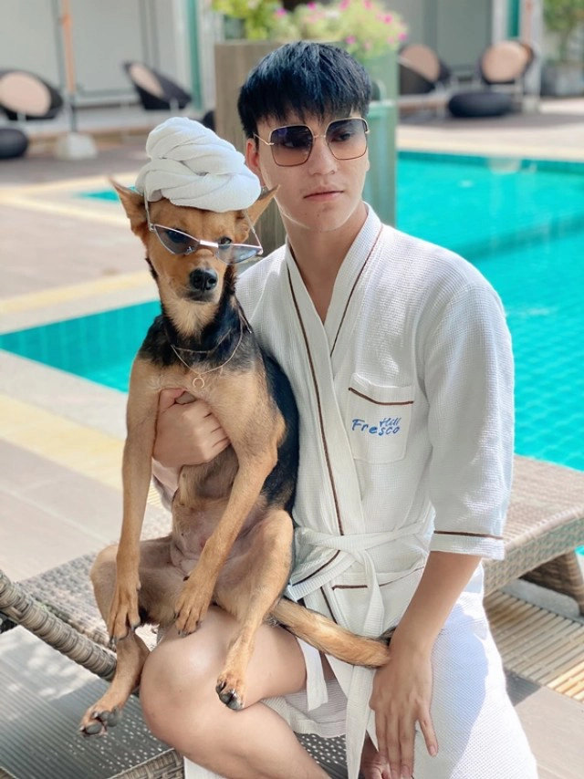 ส่องความสวย "น้องหมูทะ" หมาจรถูกหนุ่มเมาอุ้มกลับบ้าน ราศีจับกลายเป็น "มาดาม"