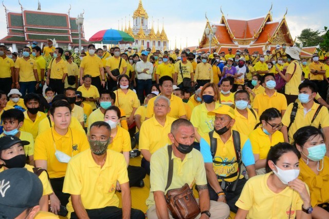 สรุปไทม์ไลน์ "ชุมนุม 14 ตุลา" และการเฝ้ารอรับเสด็จฯ ช่วงบ่าย (12.00-18.00 น.)