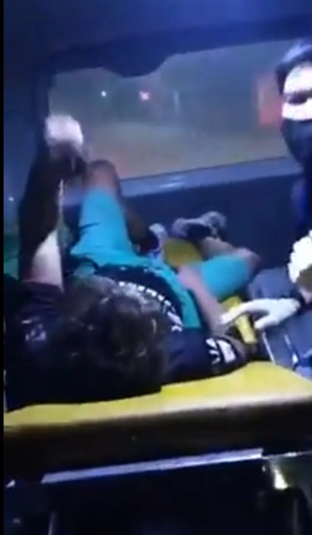 หนุ่มโดนรถชน ซ้ำเฮิร์ต ขอเพลงเศร้าพี่กู้ภัยงานนี้อินเนอร์มาเต็ม