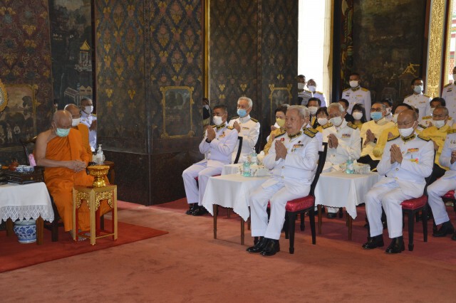 'ประธานองคมนตรี'ทอดผ้าป่าสมทบทุนพระสงฆ์ไทย