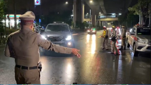 ด่านปากซอย วิภาฯ 44 ยังเข้มแข็ง คัดกรองความไม่ปลอดภัย