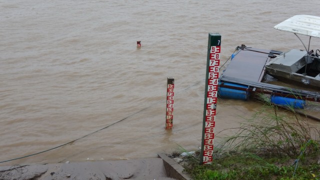 ฝนตกต่อเนื่องเกิดคลื่นลมแรงชาวบ้านงดออกเรือหาปลา