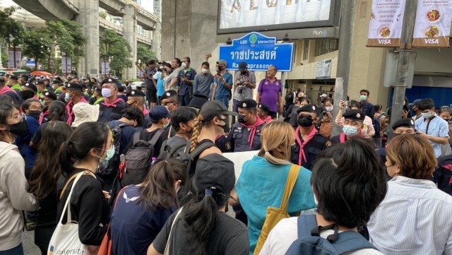 "ยังโอม"ส่งกำลังใจให้ "กลุ่มผู้ร่วมชุมนุม" ลั่น ช่วยกันจับตาดู