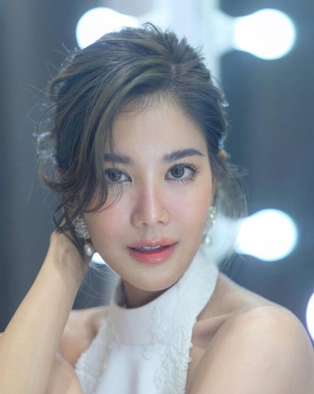 "ก้อย รัชวิน" เผยภาพสวยหวาน เตรียมถ่ายพรีเวดดิ้ง ออร่าเจ้าสาวจับสุดๆ