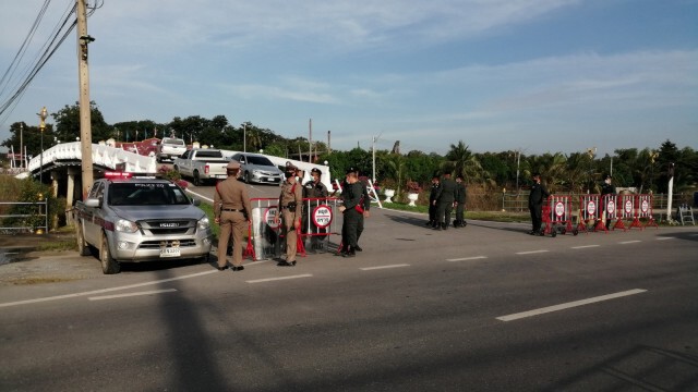ตำรวจคุมตัวทนายอานนท์ ขึ้นเฮลิคอปเตอร์ไปเชียงใหม่