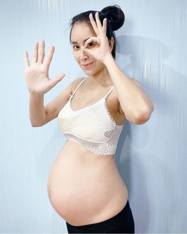 "ใหม่ สุคนธวา" เผยเลขเด็ดอีกรอบหลังฝันแม่นแฟนๆถูกหวย 7 งวดติด