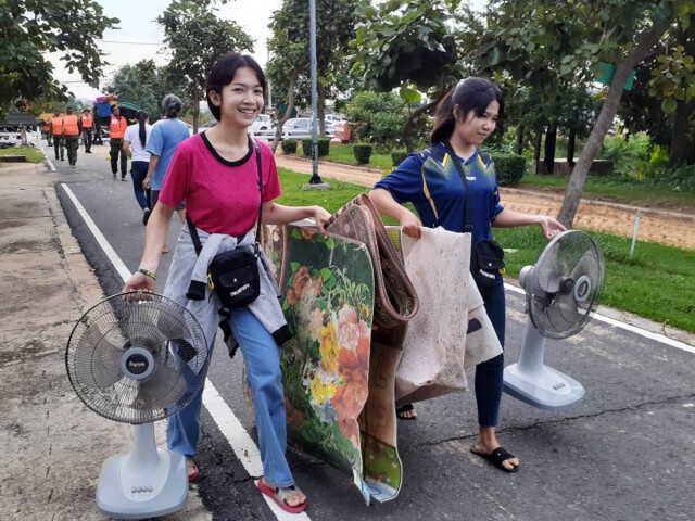 น้ำมูลล้นตลิ่งชุมชนลุ่มต่ำขนย้ายข้าวของ