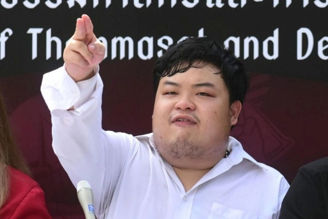 เปิดจดหมาย "เพนกวิน-รุ้ง" ส่งถึงเพื่อนร่วมม็อบหลังหมดอิสรภาพ