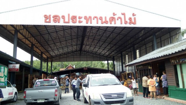 นักธุรกิจค้าไม้เครียด ลั่นไกจบชีวิตพร้อมภรรยา