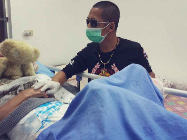 เวทนา ลูกสาวเฝ้าแม่ป่วยติดเตียง มีเรื่องเดียวทำให้ไม่ได้ หนุ่มนักบุญเข้าสานฝัน
