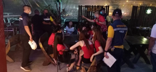 รวบ 15 หญิงต่างด้าวลักลอบเข้าเมืองทำงานเสิร์ฟร้านอาหาร