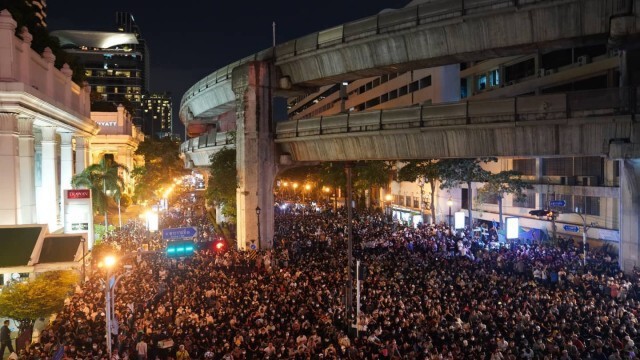 แฟนคลับบอยแบนด์เกาหลีใต้ "ท่อน้ำเลี้ยง" สำคัญ บริจาคเงินช่วยม็อบ