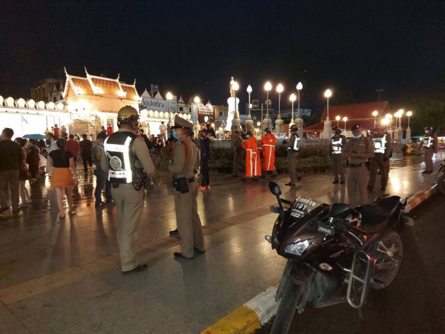 กลุ่มเยาวชนโคราชยึดลานย่าโม จัดเวทีคู่ขนาน