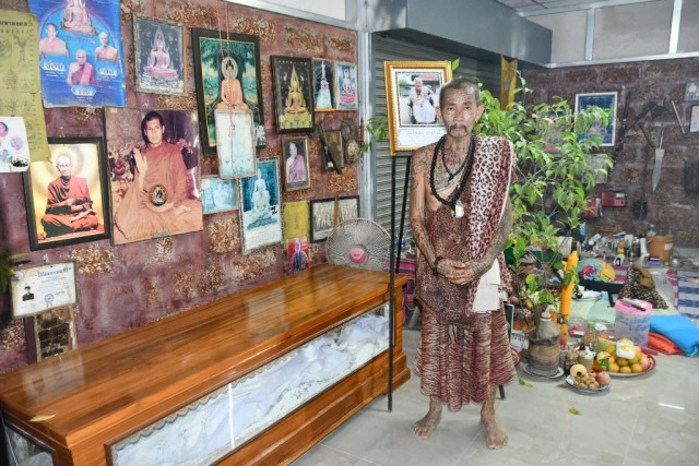 เผาหลอก"แม่ชีนอนโลงปฏิบัติธรรม