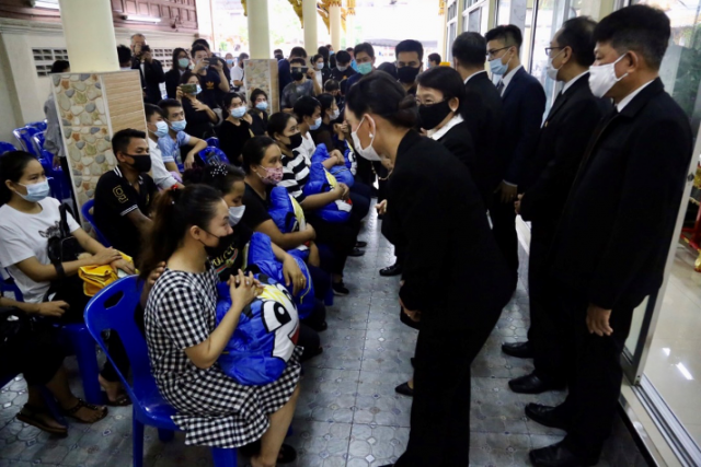 "สุชาติ" รมว.แรงงาน ส่ง "ธิวัลรัตน์" ที่ปรึกษา มอบสิทธิแก่ญาติลูกจ้างเมียนมาร์เหยื่อรถไฟชนรถบัส