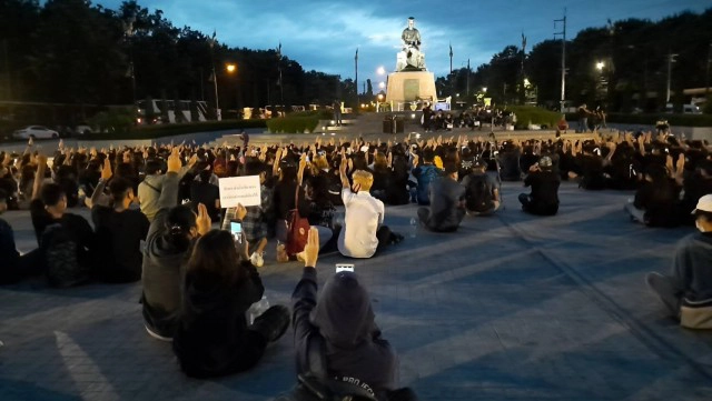 นิสิต ม.พะเยากว่าพัน-ประฌามใช้ความรุนแรง