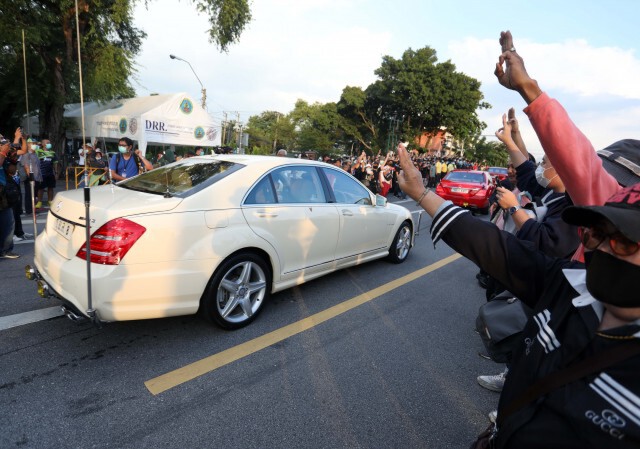 'ศปปส.' หอบหลักฐาน เอาผิดผู้หมิ่นพระเกียรติ