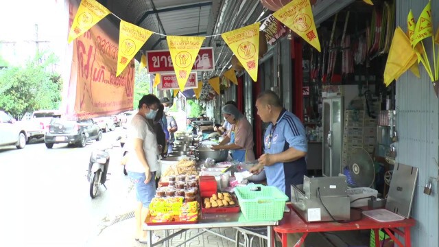 บรรยากาศเทศกาลถือศีลกินเจวันแรกคึกคัก อาหารเจยังไม่ปรับขึ้นราคาแม้ผักแพง