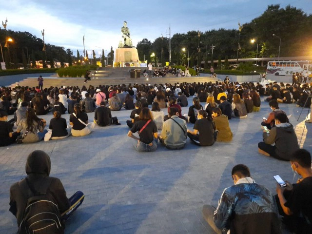 นิสิต ม.พะเยากว่าพัน-ประฌามใช้ความรุนแรง