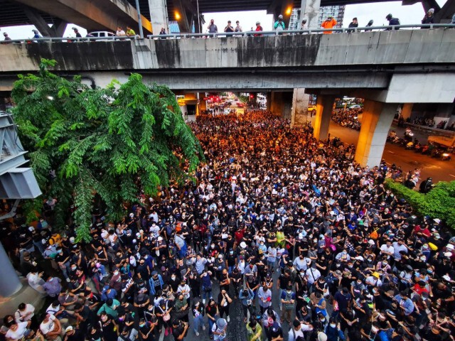 ปลดแอกมวลชนเคลื่อนที่เร็ว "ตากสิน - บางนา" ถูกปิดแล้ว