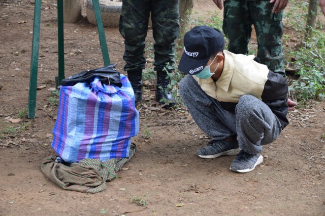 รวบหนุ่มเมียนมาขนยาข้ามแดน-ทหารเข้มชายแดน