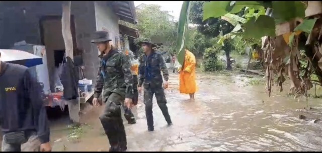 เฝ้าระวัง น้ำป่าทะลักเข้าท่วมแถบชายแดน